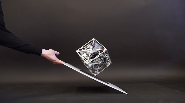 El Cubli: un cubo que puede saltar y Balance