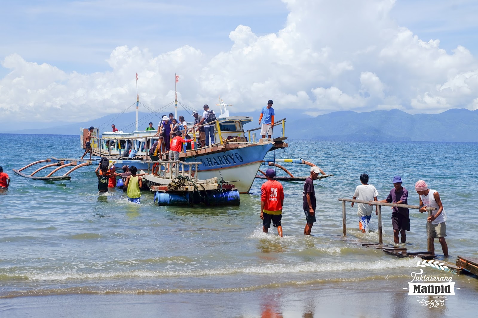 Sabang Port Caramoan Alighting Passengers for Sabang