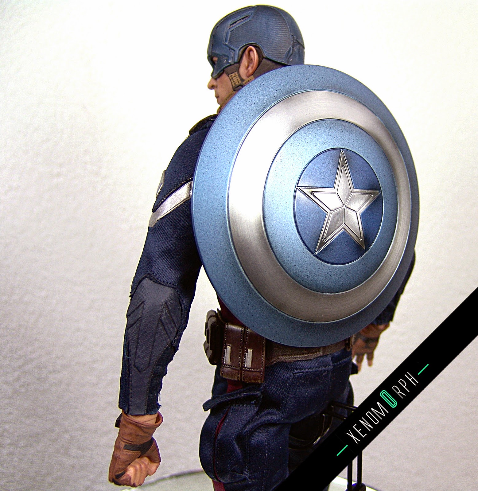 Hot Toys Captain America Stealth Suit - 1/6 MMS242 video and photo review.