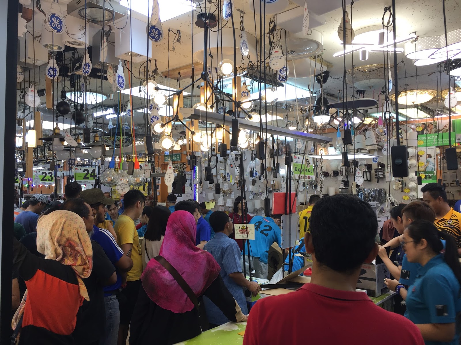 cheapest lighting shop in puchong Stephen Ince