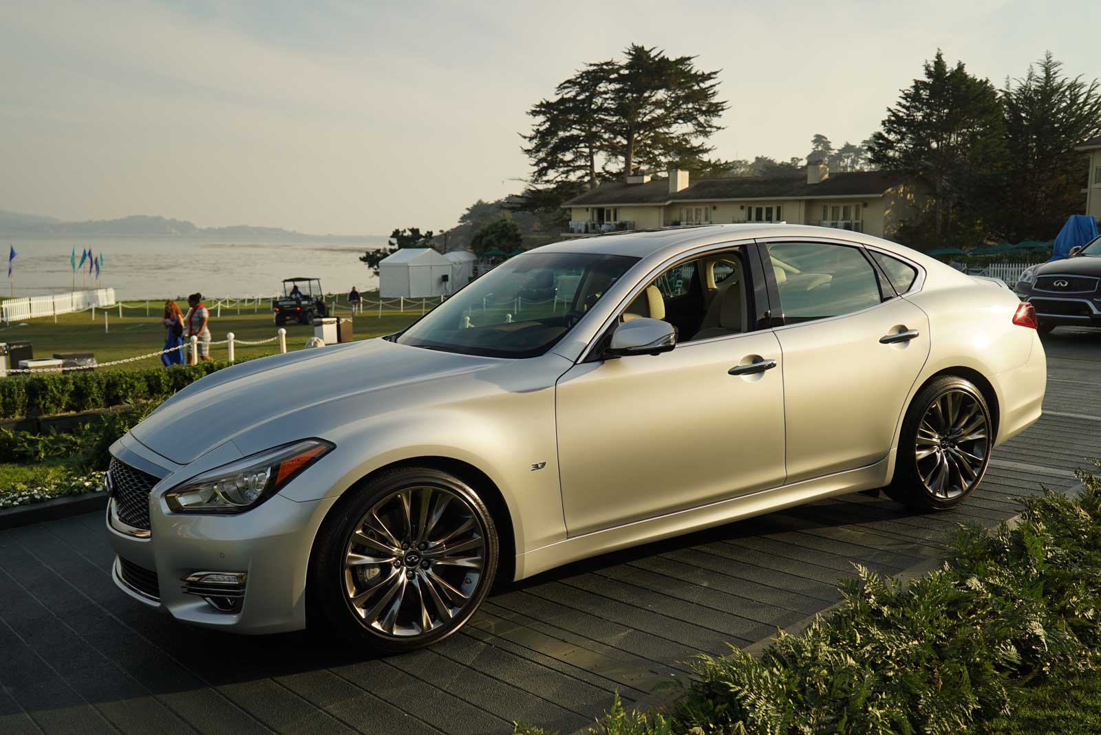 Infiniti q70 2010
