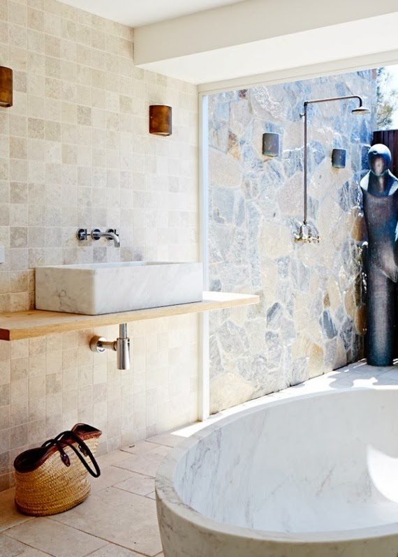 UNA CASA CON MUCHA LUZ NATURAL [] A HOUSE WITH LOTS OF NATURAL LIGHT