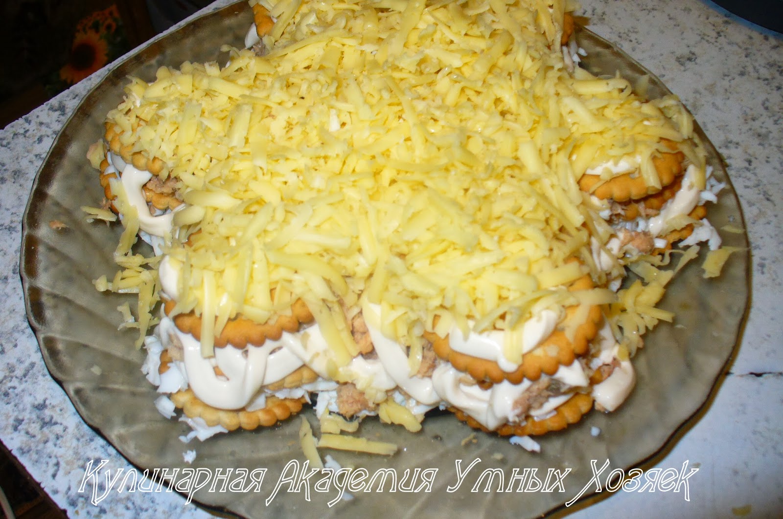 Закусочный торт из крекеров