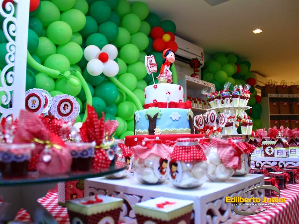 Bolo da Chapeuzinho Vermelho: 60 modelos e como fazer em casa  Bolo da chapeuzinho  vermelho, Festa da chapeuzinho vermelho, Bolos da cinderella