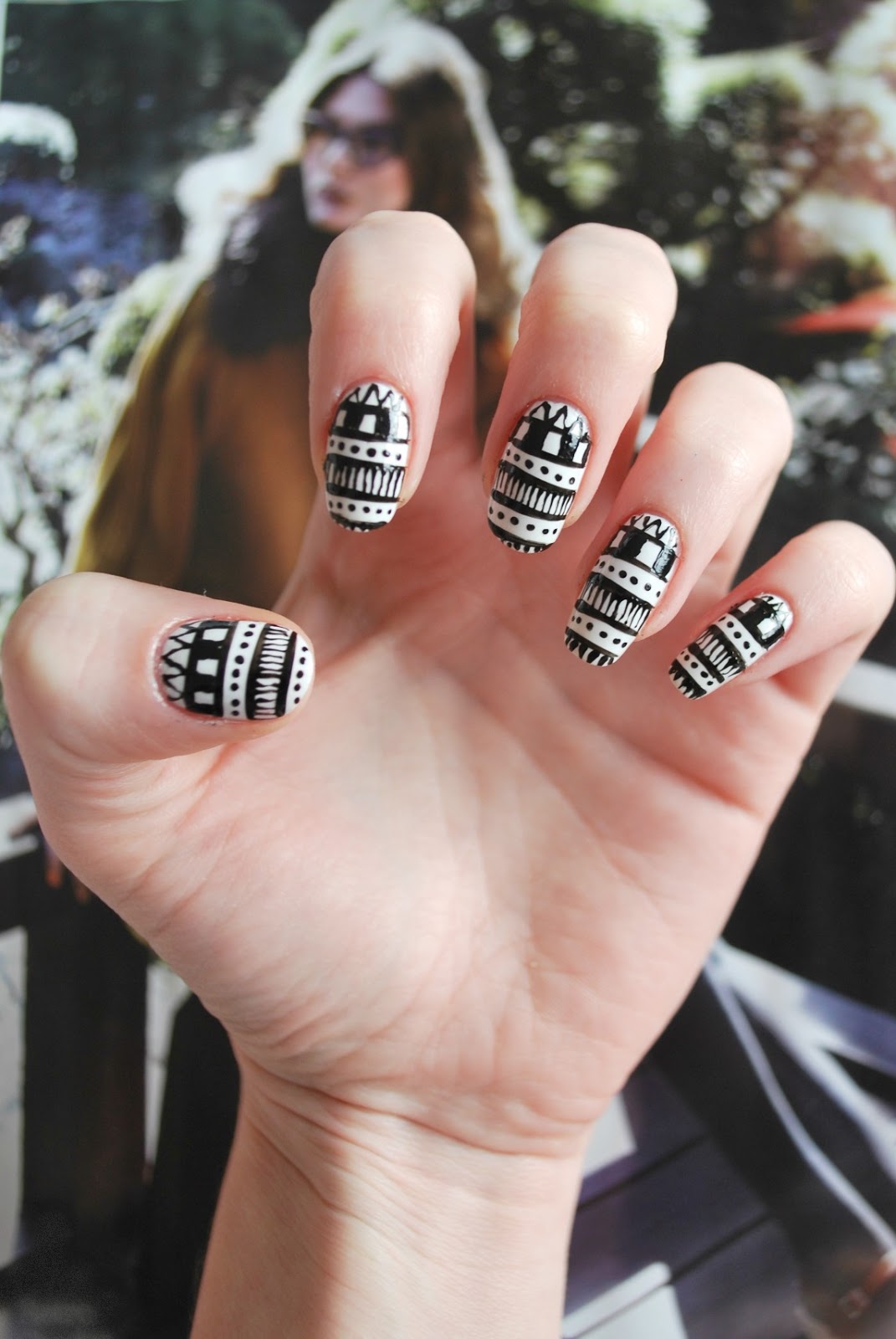 DIY monochrome nail art! BURKATRON