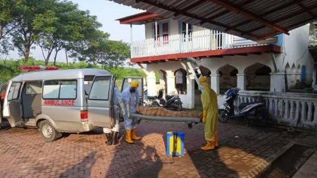 Miris, Tak Mampu Bayar Kontrakan, Sekeluarga Tinggal di Masjid sampai Meninggal Miris, Tak Mampu Bayar Kontrakan, Sekeluarga Tinggal di Masjid sampai Meninggal