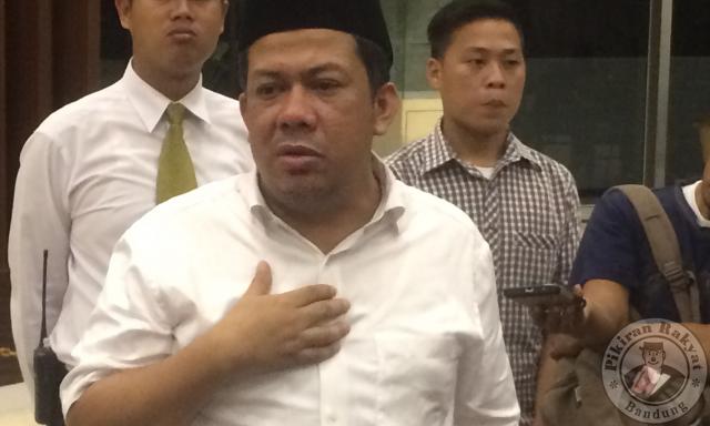 HEBOH! Fahri Hamzah Tetap Bertahan Di PKS, Mengapa Tak Pindah? HEBOH! Fahri Hamzah Tetap Bertahan Di PKS, Mengapa Tak Pindah?