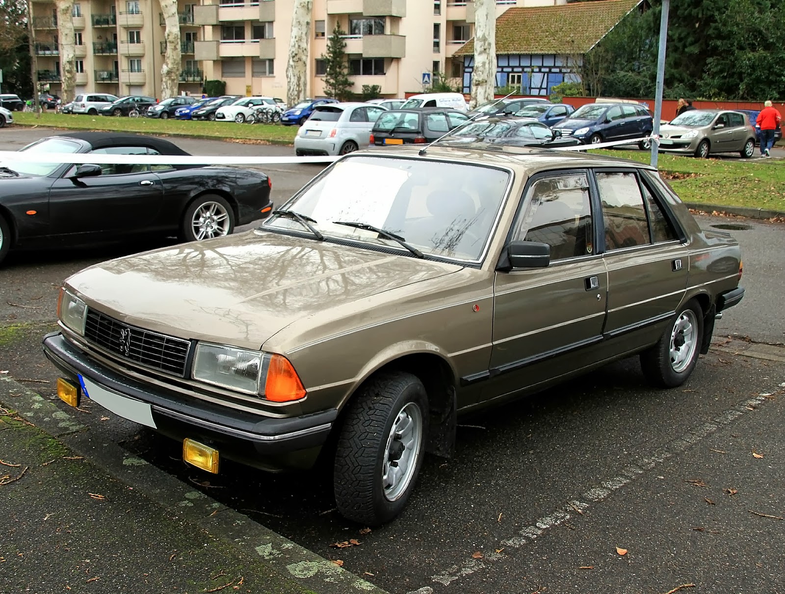 Curiosités automobiles et voitures de collection: La Peugeot 305 Curiosités automobiles et voitures de collection: La Peugeot 305