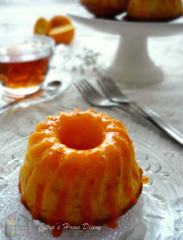Orange yogurt mini cake with orange glaze/ cake yogurt dengan orange glaze | Çitra's Home Diary. #yogurtcake #orangecake #miniorangecake #orangeglaze