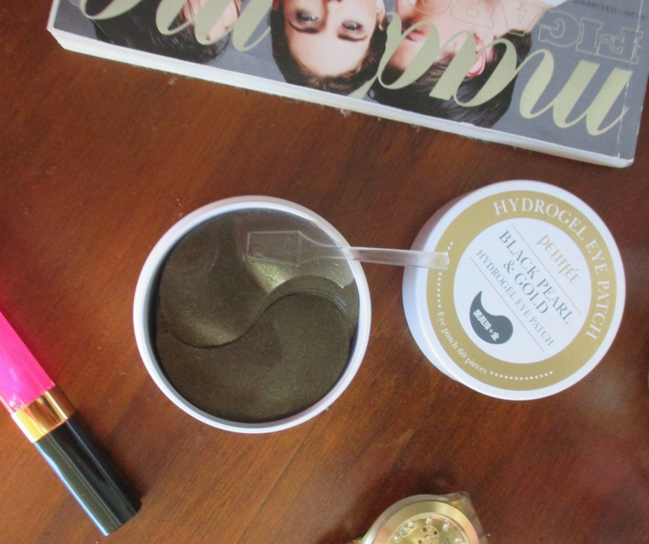 Review Black Pearl & Gold Hydrogel eye patch by Petitfee The KM Projects