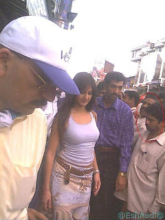 Sexy Indian Actress Weird Moment Upskirt slip pantyless wardrobe