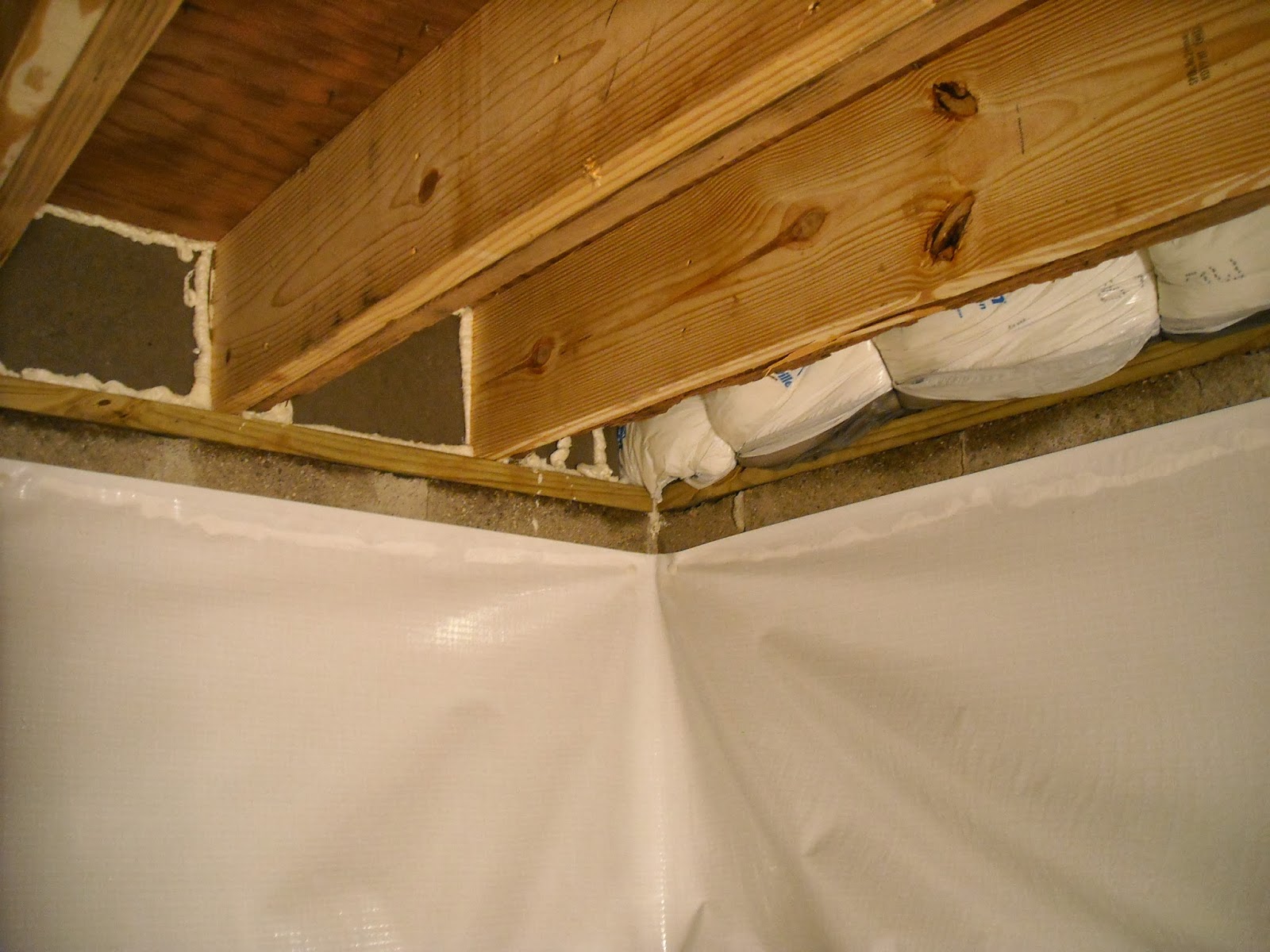 Best way to insulate a crawl space - HomesMSP