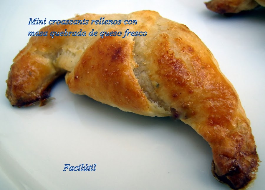 mini-croissants-rellenos-con-masa-quebrada-de-queso-fresco