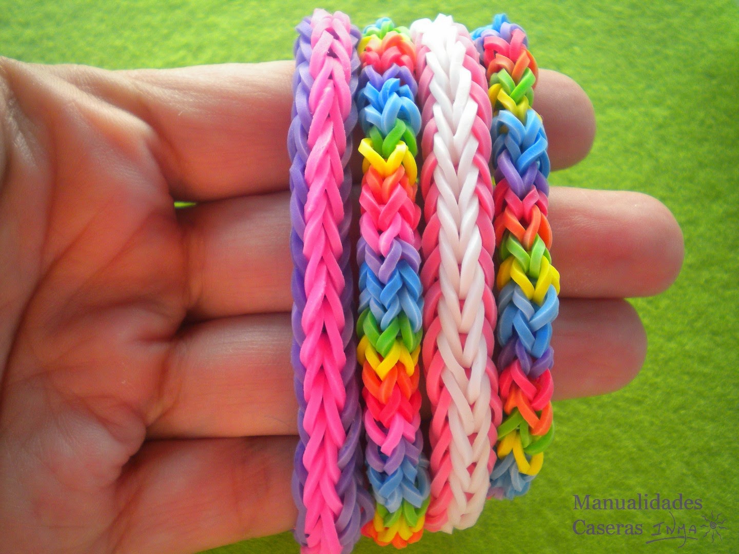 Cómo hacer una pulsera con dos hilos para niños - Manualidades divertidas  con lana
