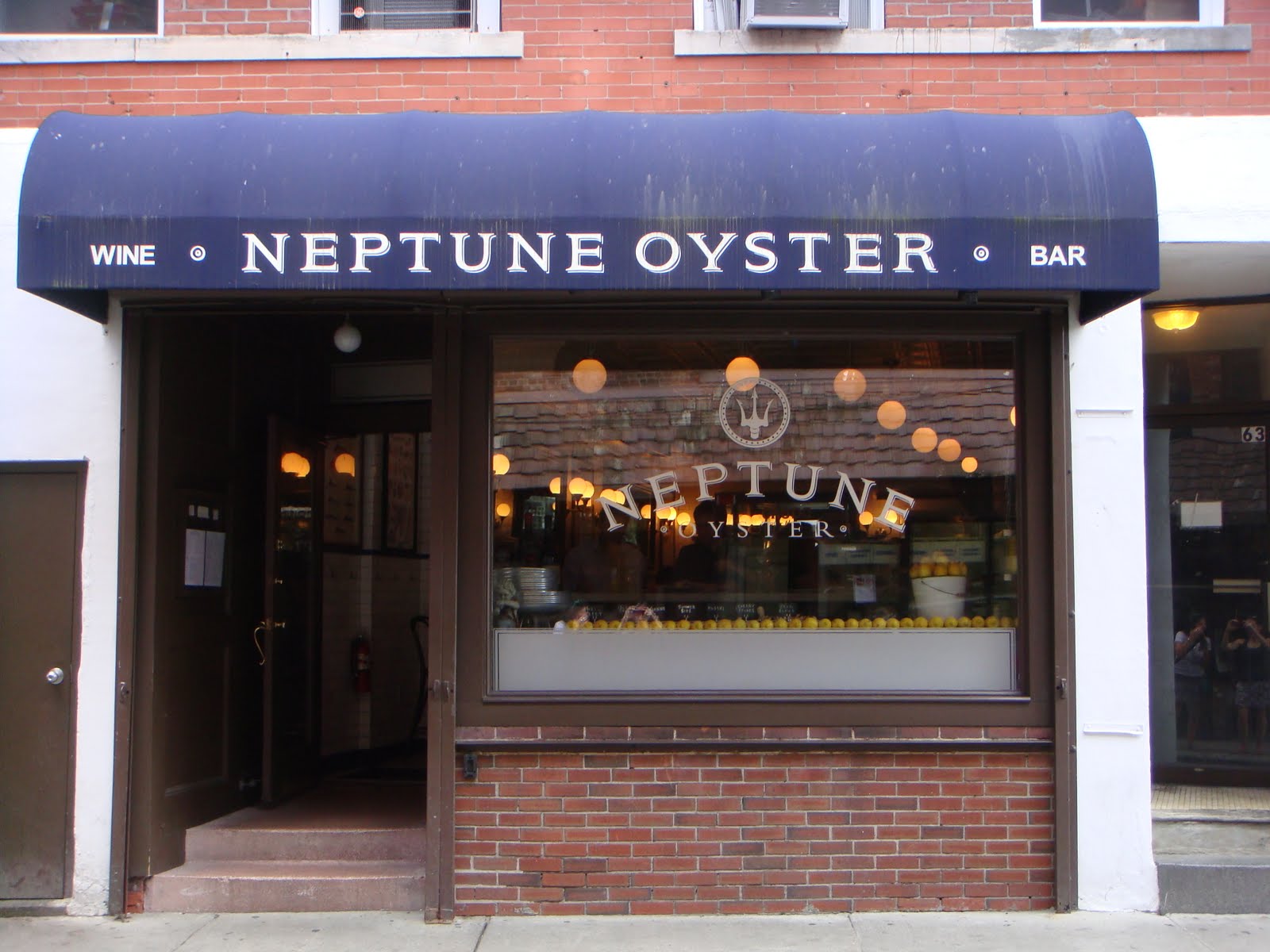 Delicious Dishings Prosecco, Lobster, And Oysters At Neptune Oyster
