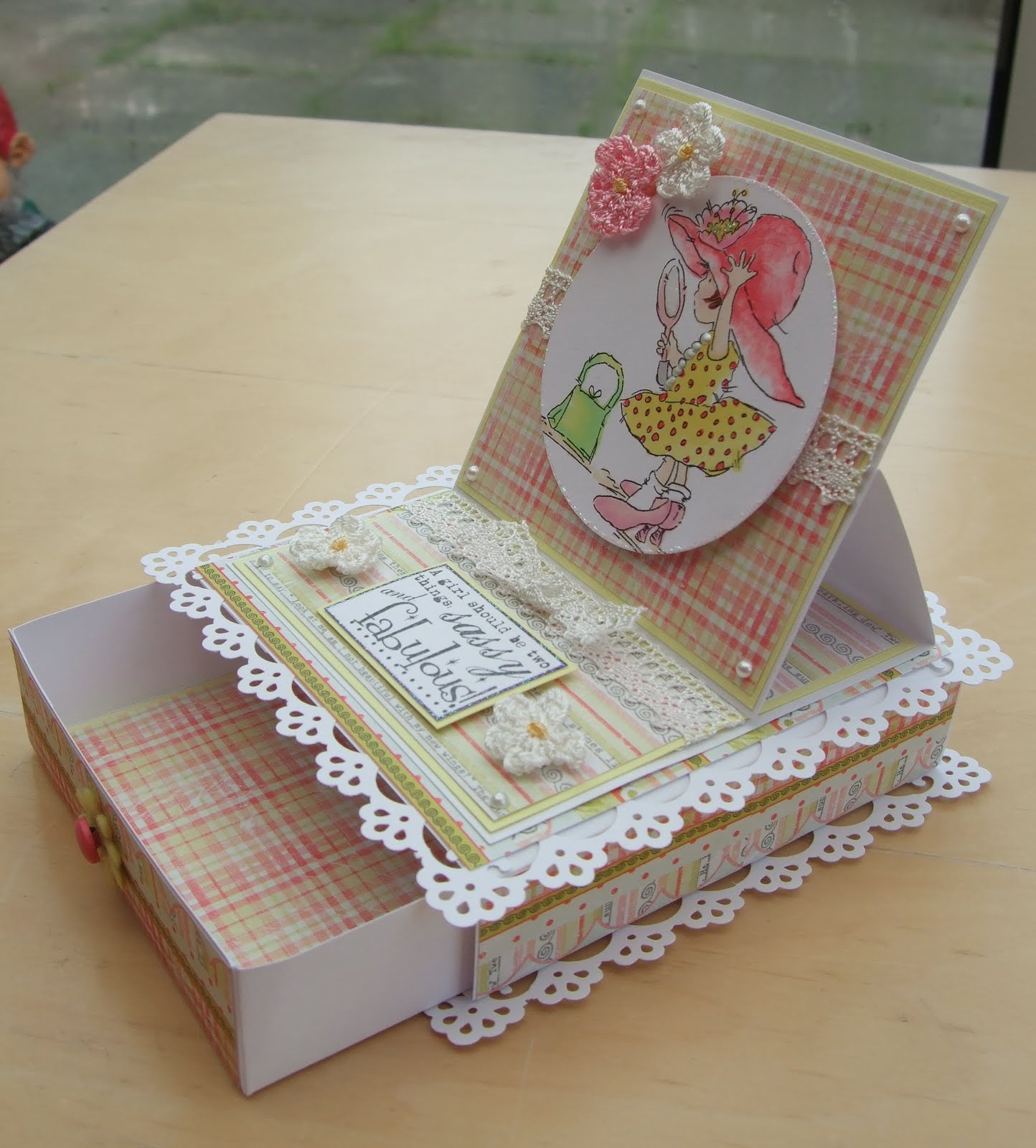 to my blog Easel card with Drawer
