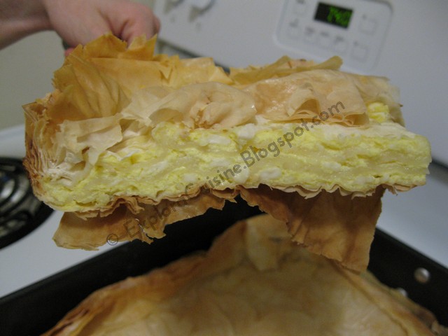 Placinta foietaj cu branza de vaci (Cottage cheese filled Phyllo Pie - Cheese Burek)