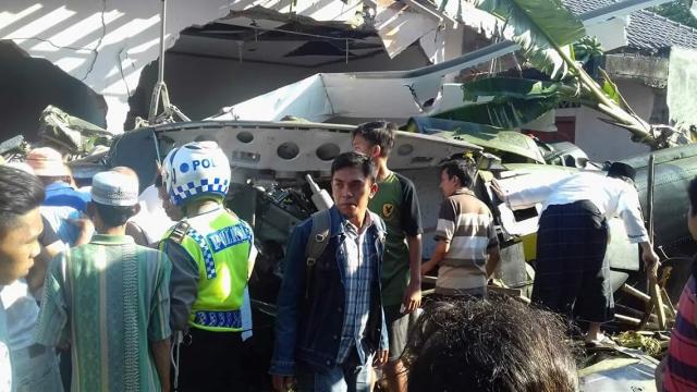 Helikopter TNI AD Jatuh Di Pemukiman Warga Di Kalasan, Sleman, Yogyakarta 