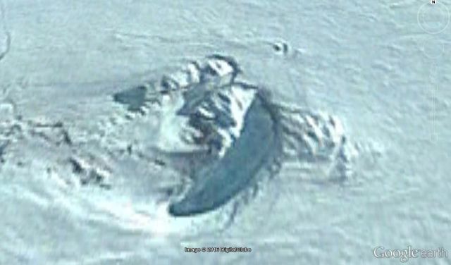 Ruins found in Antarctica on Google Earth See For Yourself Ancient%2BRuins%2Bfound%2Bin%2BAntarctica%2Bon%2BGoogle%2BEarth%2B%25285%2529
