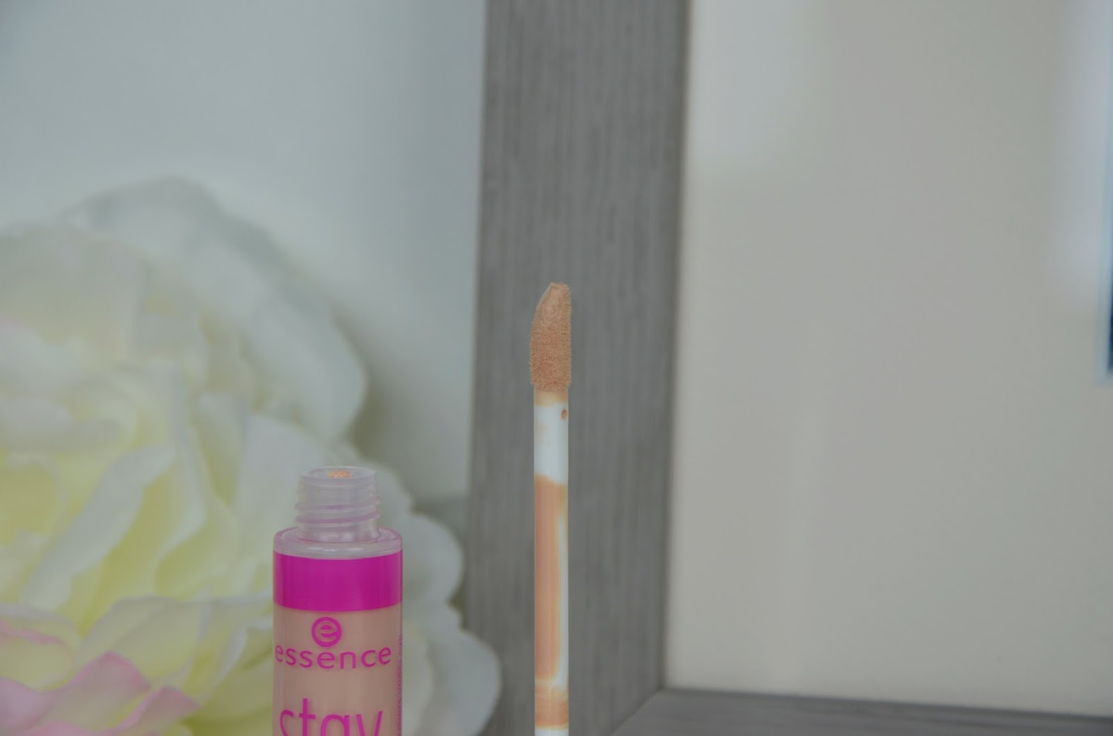 Stay All Day 16H Long Lasting Concealer brosse pinceau applicateur Produit couvrant maquillage teint visage Essence cosmetics