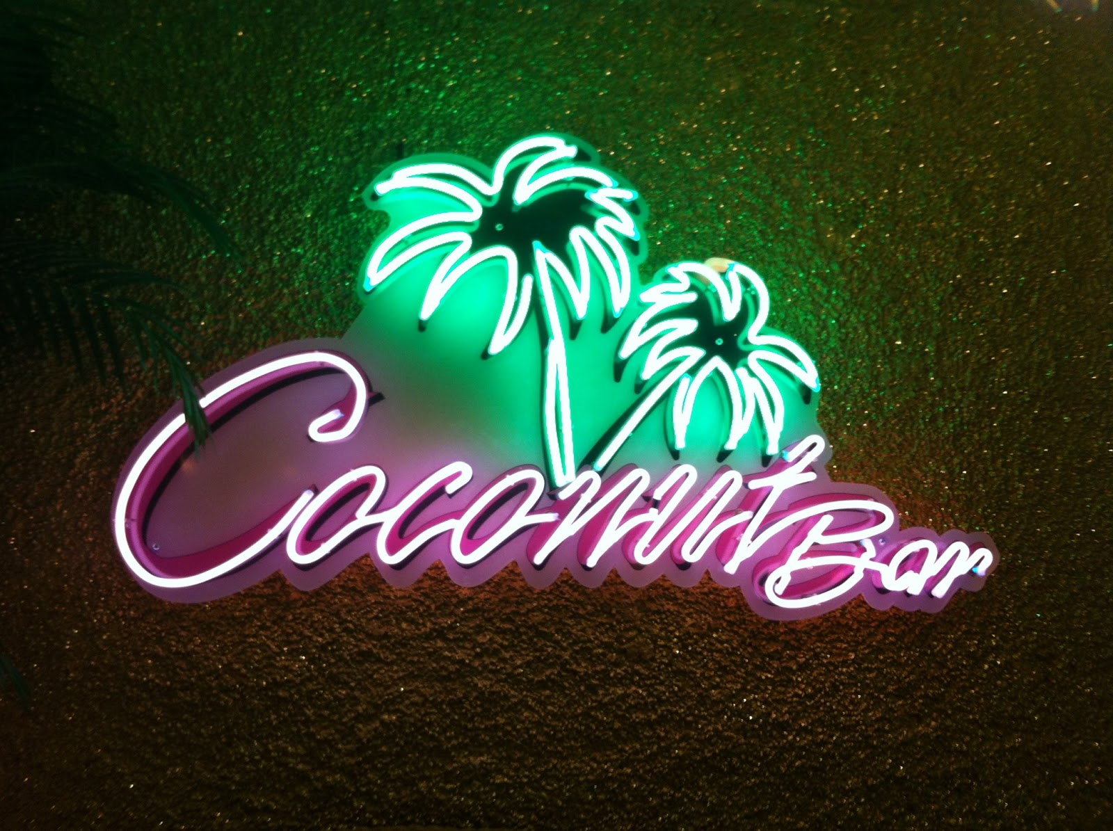 Barriendo las esquinas I Coconut Bar