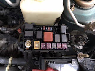 ミラジーノL700sヒューズボックス（エンジンルーム内）2