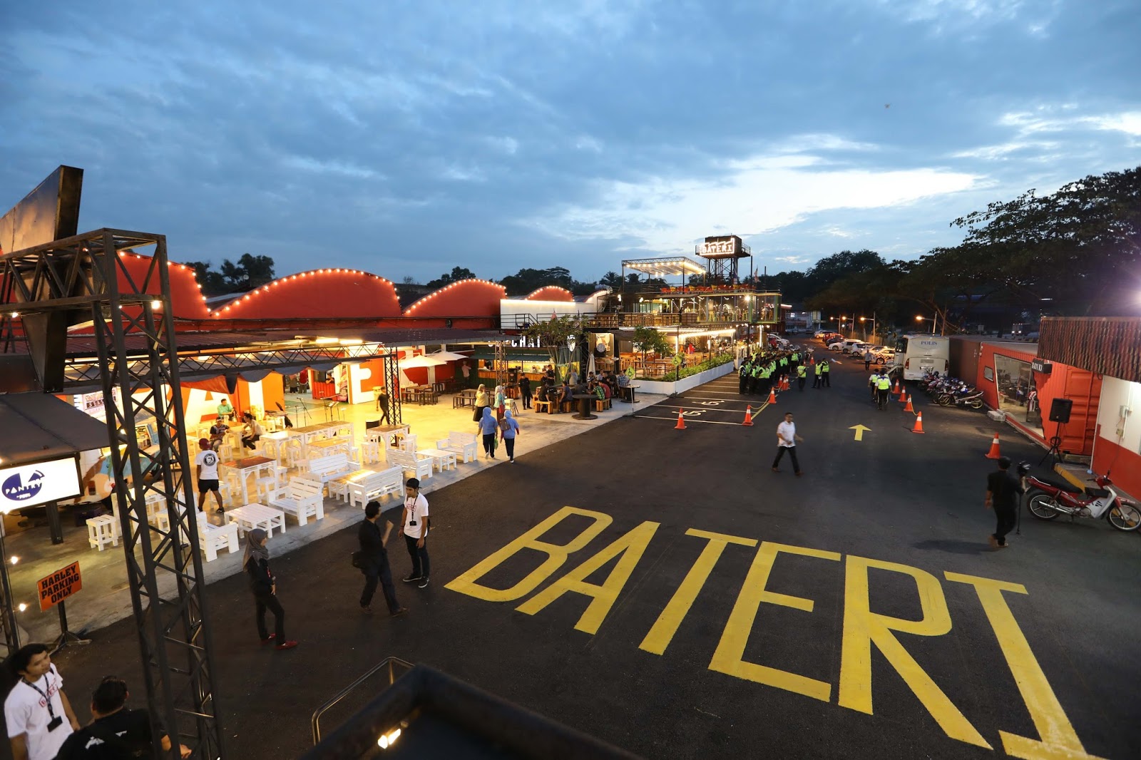 Kisah dan Kehidupan E14 Kilang Bateri Destinasi Wajib Kunjung Jika