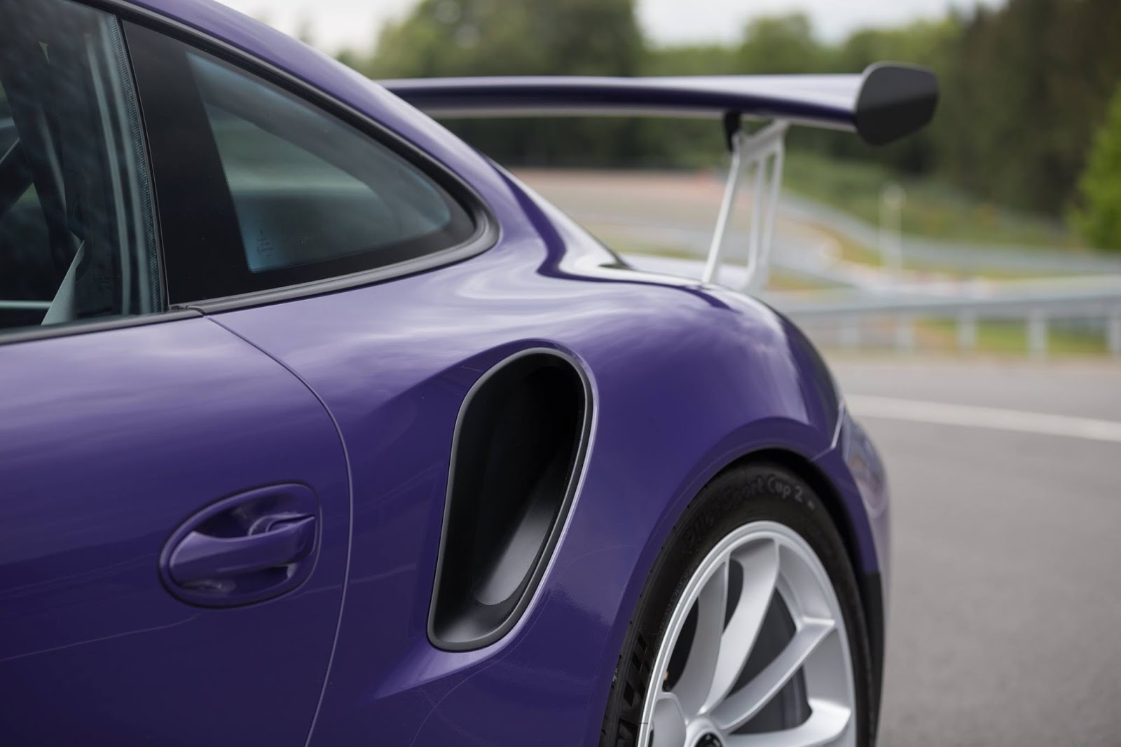 Порше 911 фиолетовый