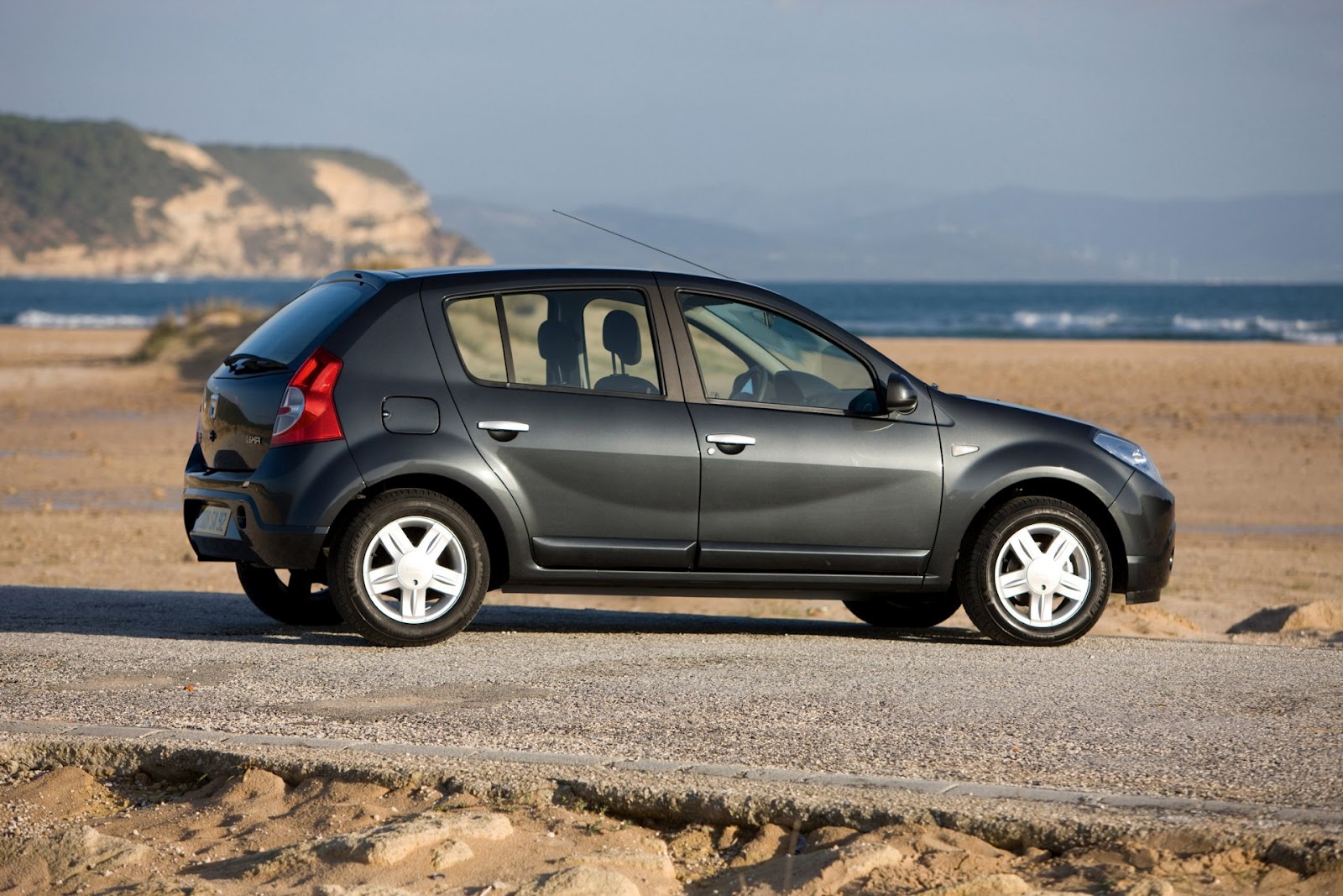 Wallpapers of beautiful cars Dacia Sandero (or Renault Sandero)