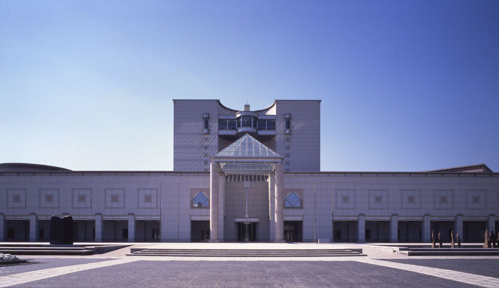 Artists and Museums K O S U I Yokohama Museum of Art