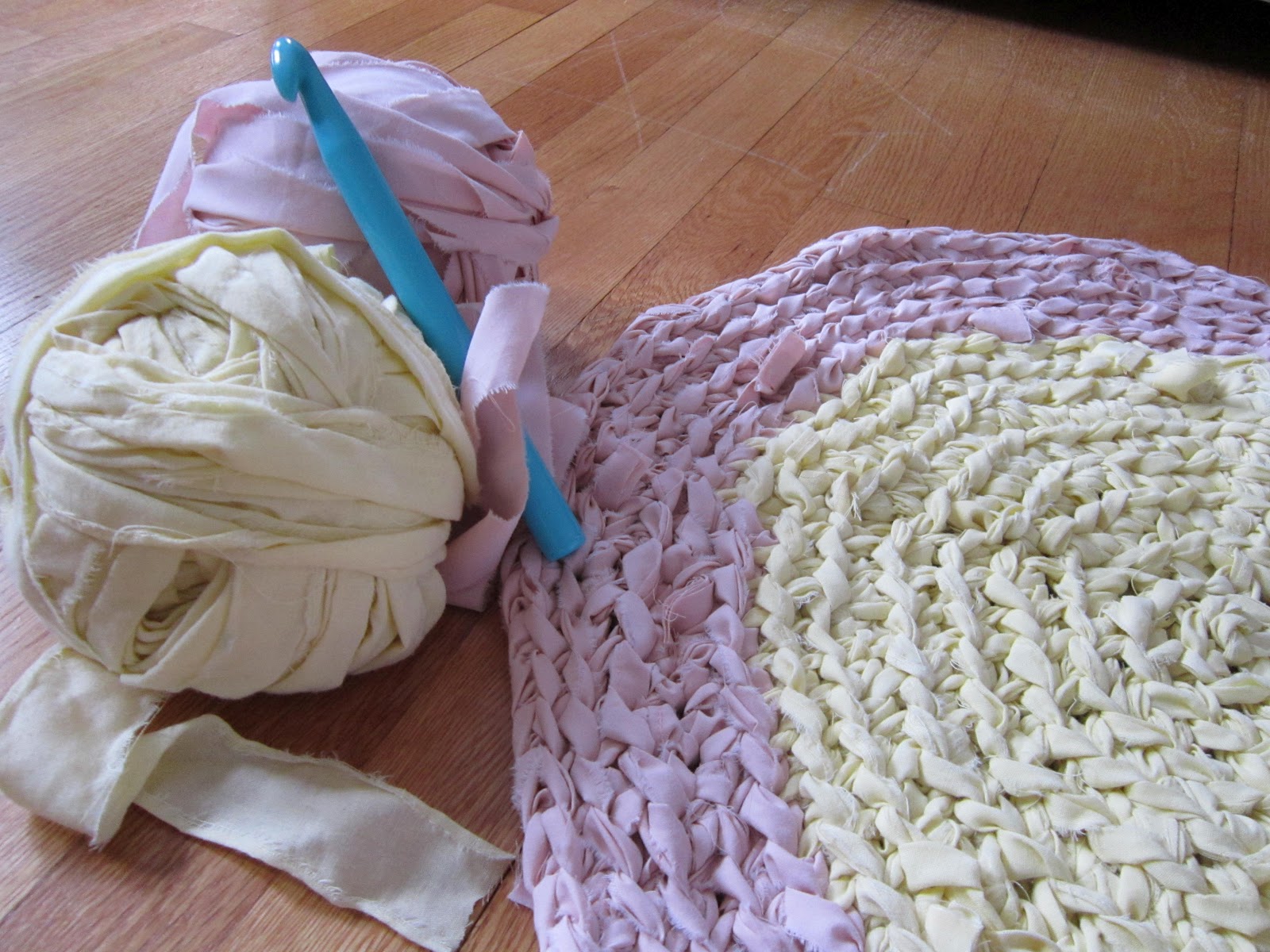 She Who Makes Crochet a Rug from Old Sheets