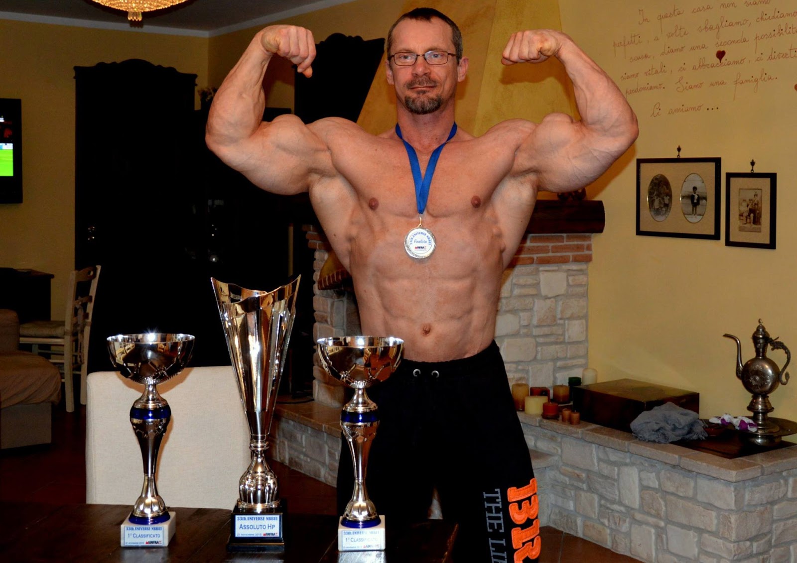 Muscle Lover Belgian Master bodybuilder André Dufrasnes