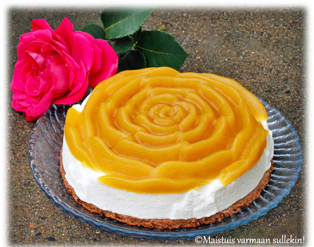 Maistuis varmaan sullekin! Piña Colada keikauskakku