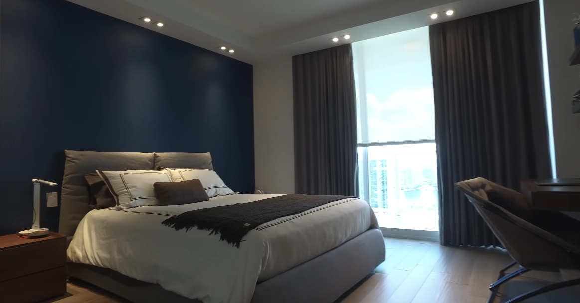 41 Photos vs. 2 MIAMI Waterfront Condos + Private Pool Home Interior Design Tours