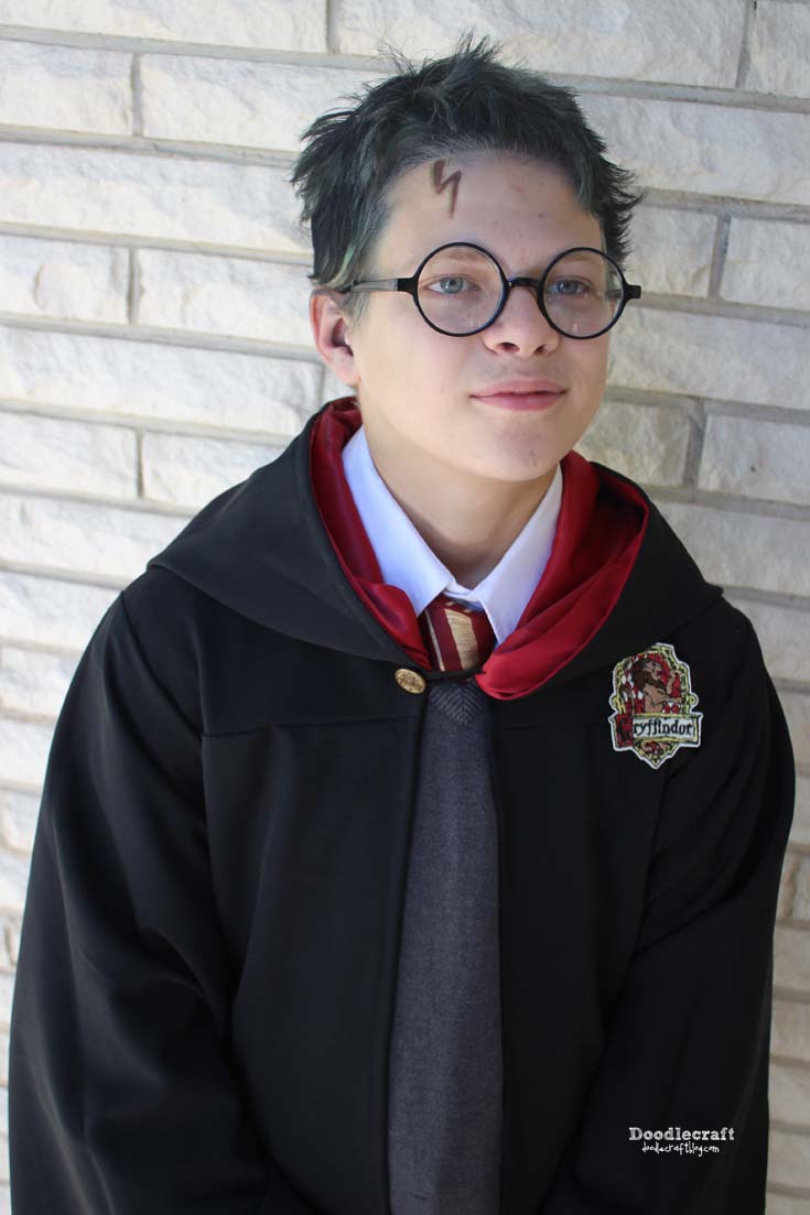 Tie Glasses Emblem Patch & Pin NEW Harry Potter Hogwarts School Uniform Costume 