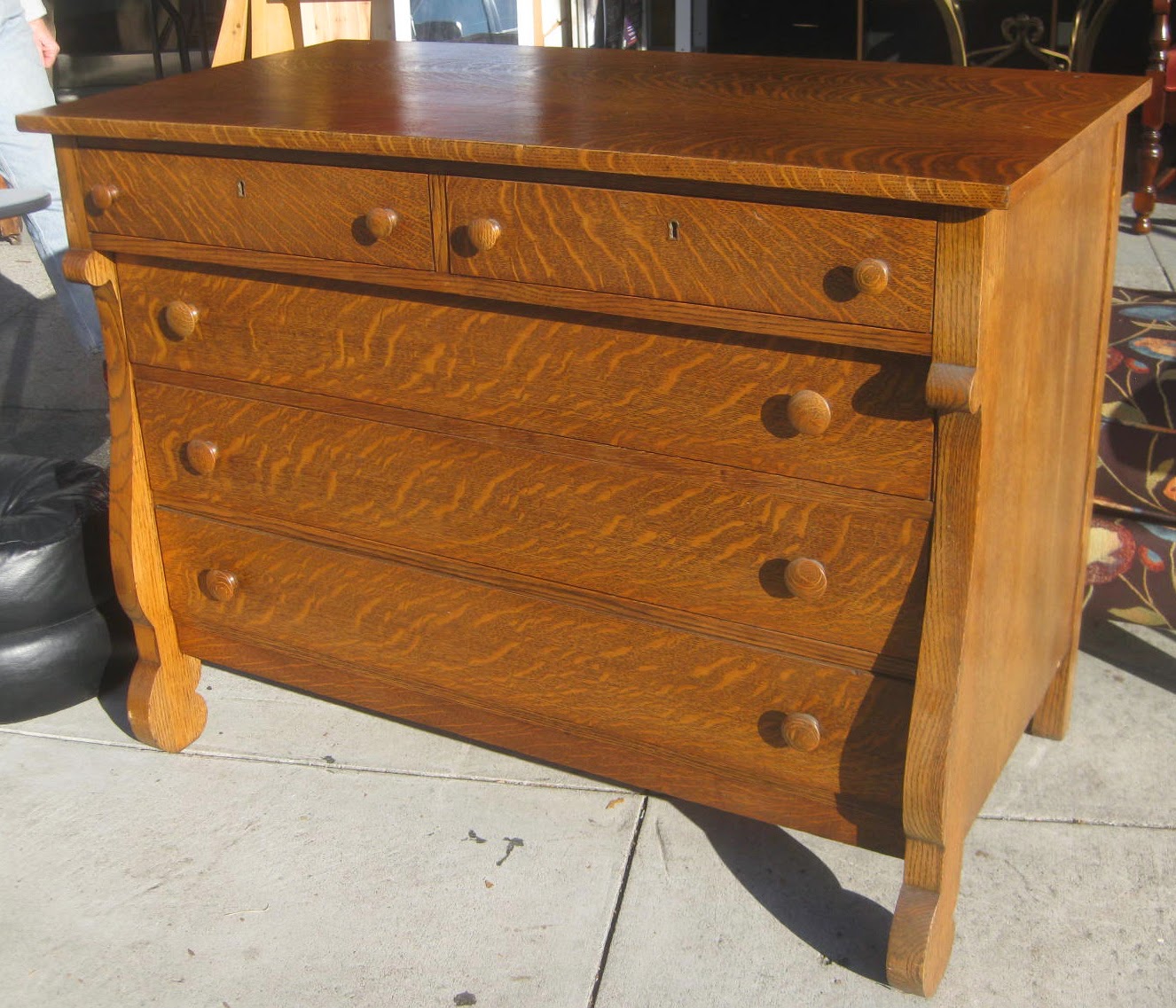 UHURU FURNITURE & COLLECTIBLES SOLD Splendid Tiger Oak Dresser 260