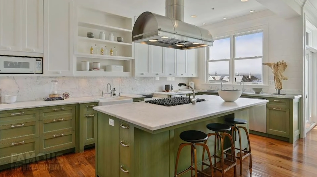 Tour Julia Roberts New Home vs. 32 Interior Design Photos 2020