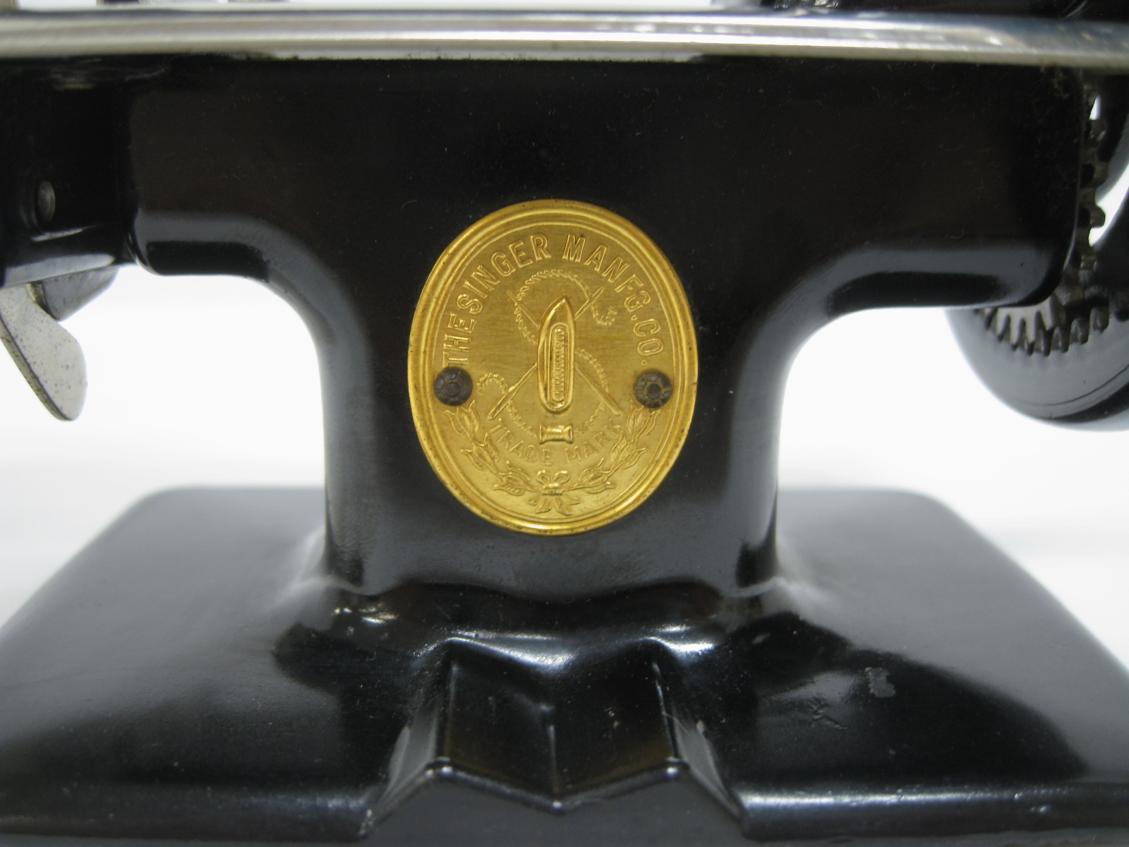 Antiques, Art, and Collectibles Vintage Child's Singer Sewing Machine