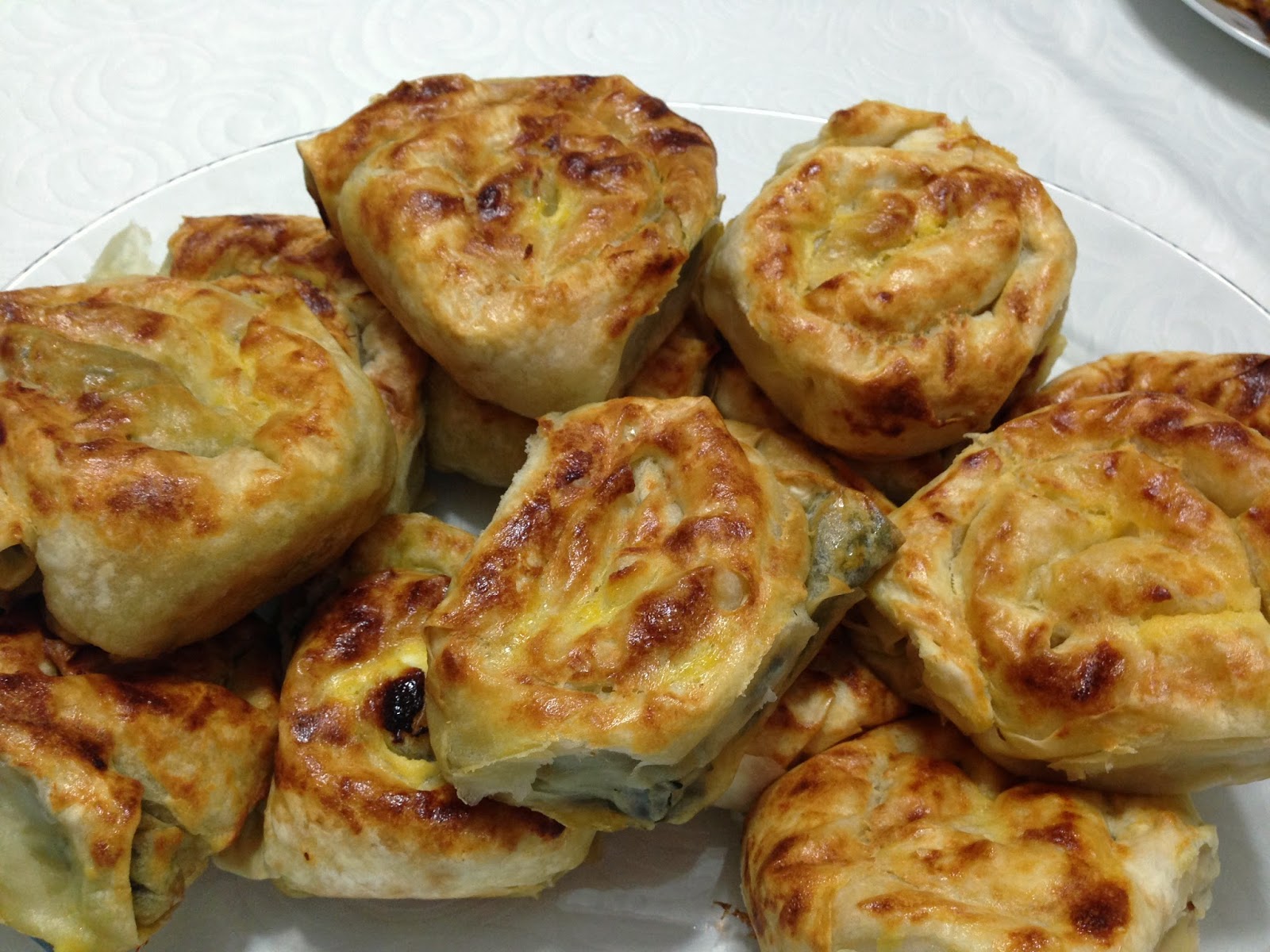 Sinem Altay Acemi tatlar ISPANAKLI GÜL BÖREĞİ