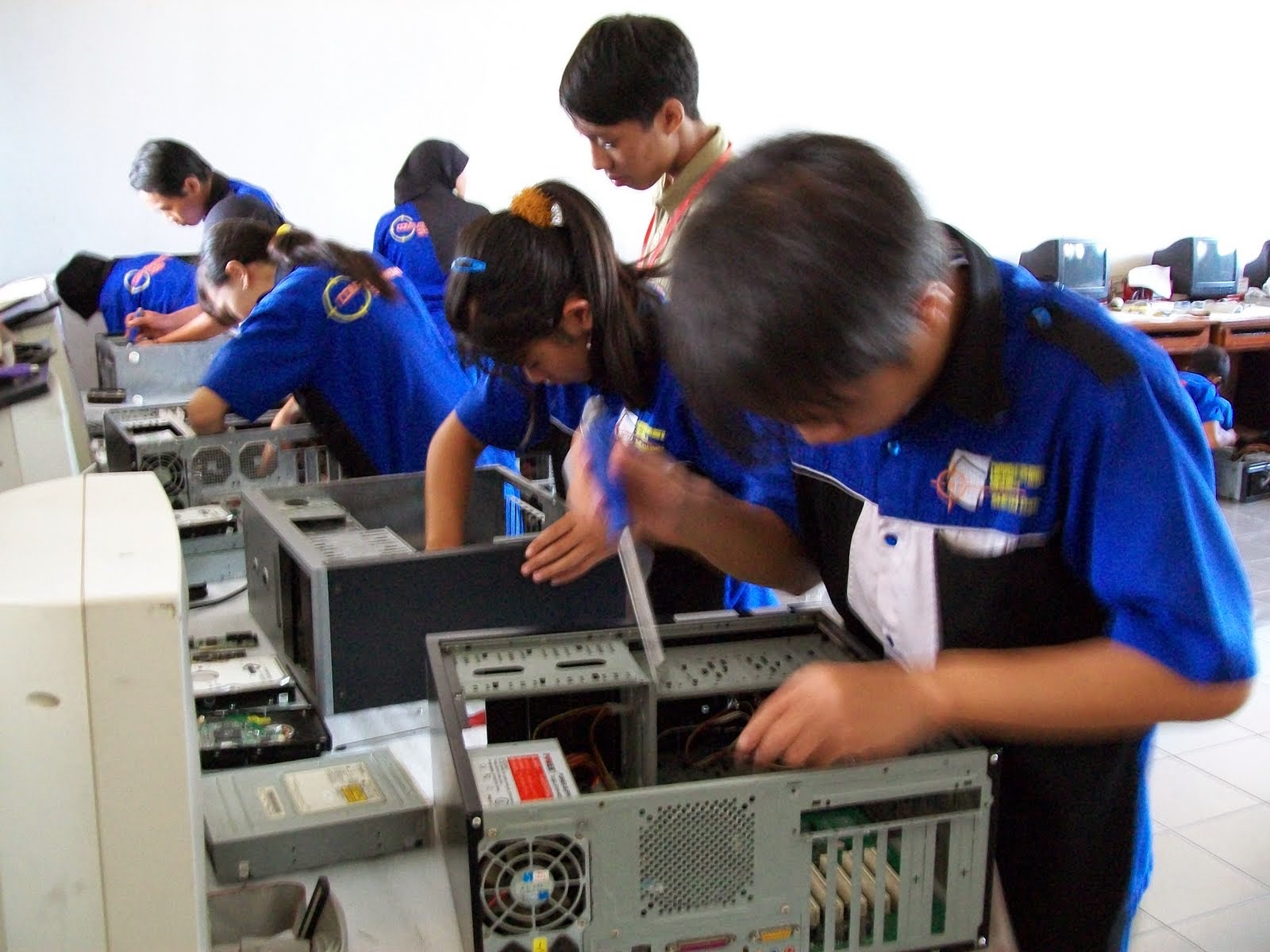 Contoh Laporan Prakerin TKJ ( TEKNIK KOMPUTER JARINGAN