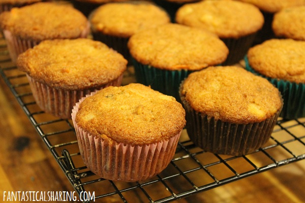 Mimi's Cafe Carrot Cake Muffins #recipe #muffins #breakfast #carrot #carrotcake