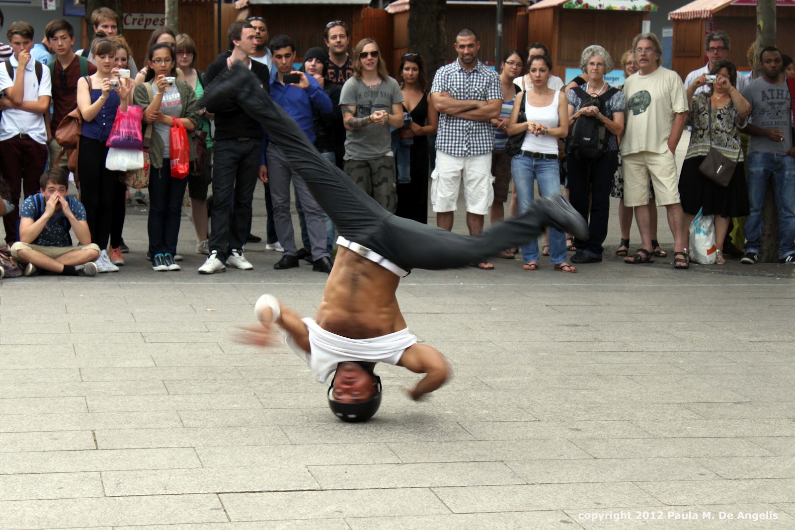 A New Yorker in Oslo Street performers in Berlin