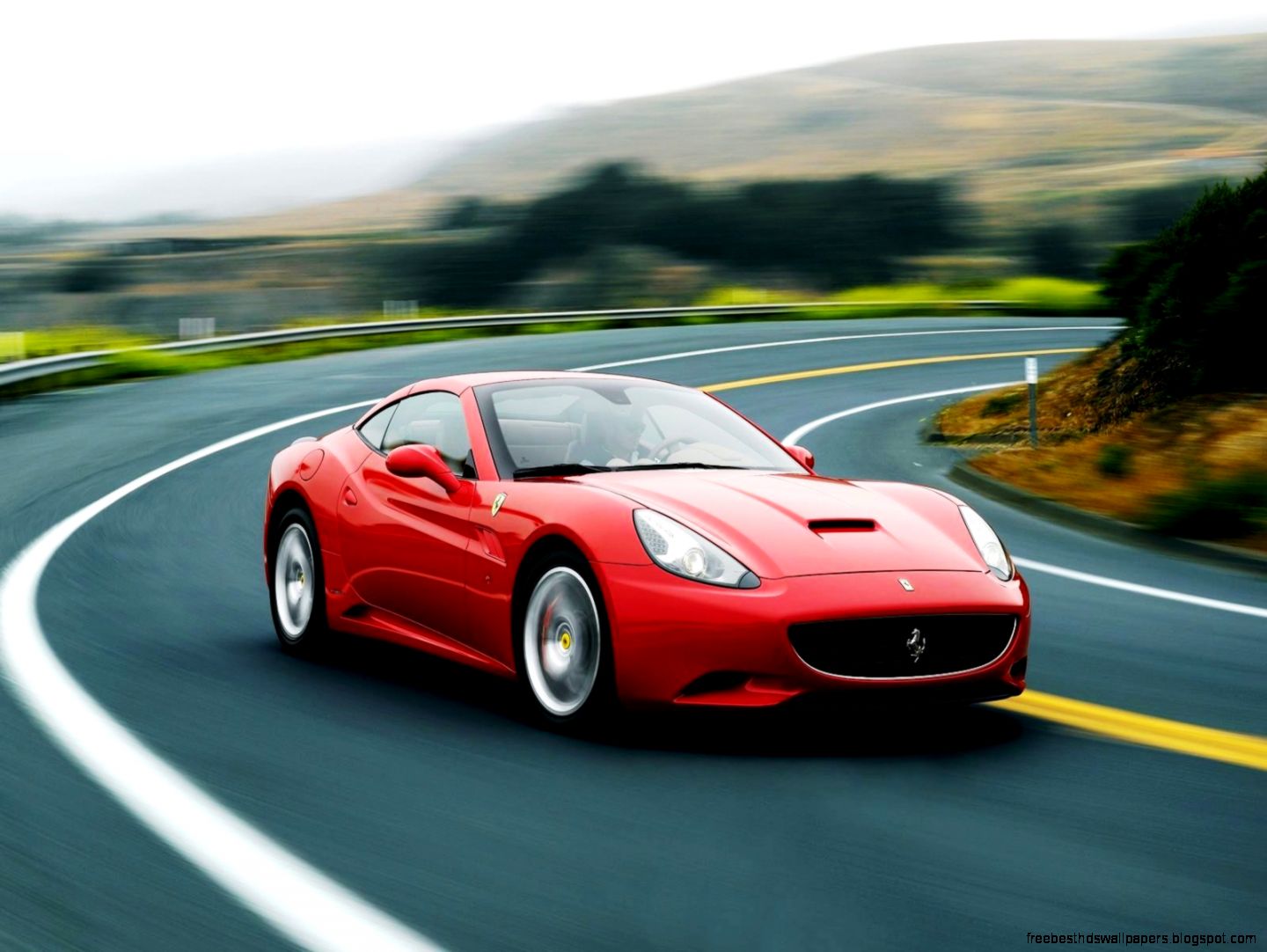 Ferrari California on Road   Car Pictures Images –