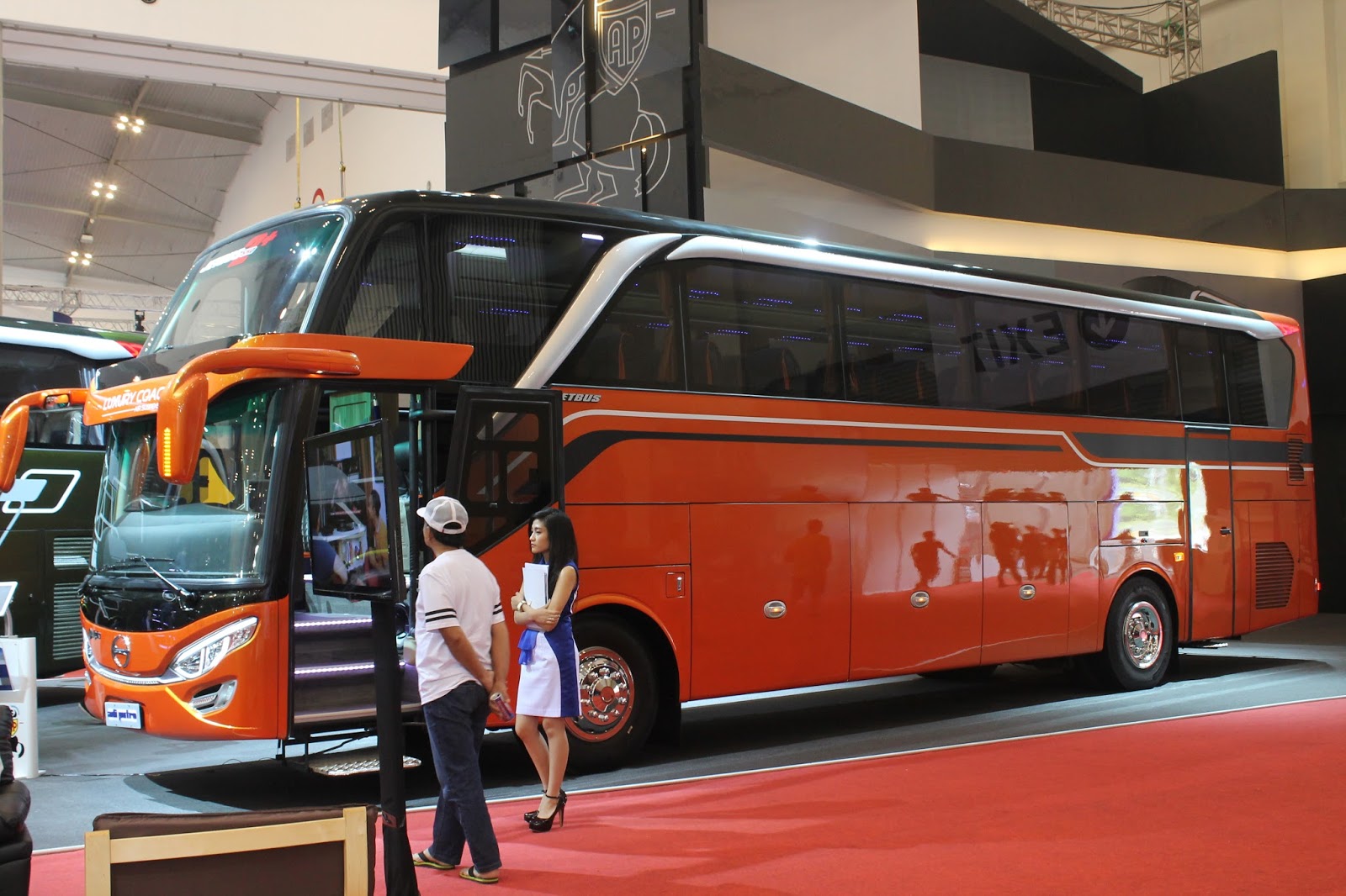 Bus indonesia машины