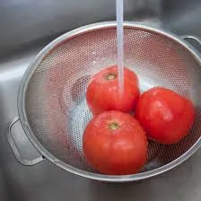 rinse-the-tomato
