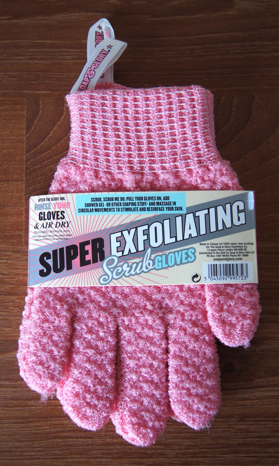 soap and glory super exfoliating scrub gloves review