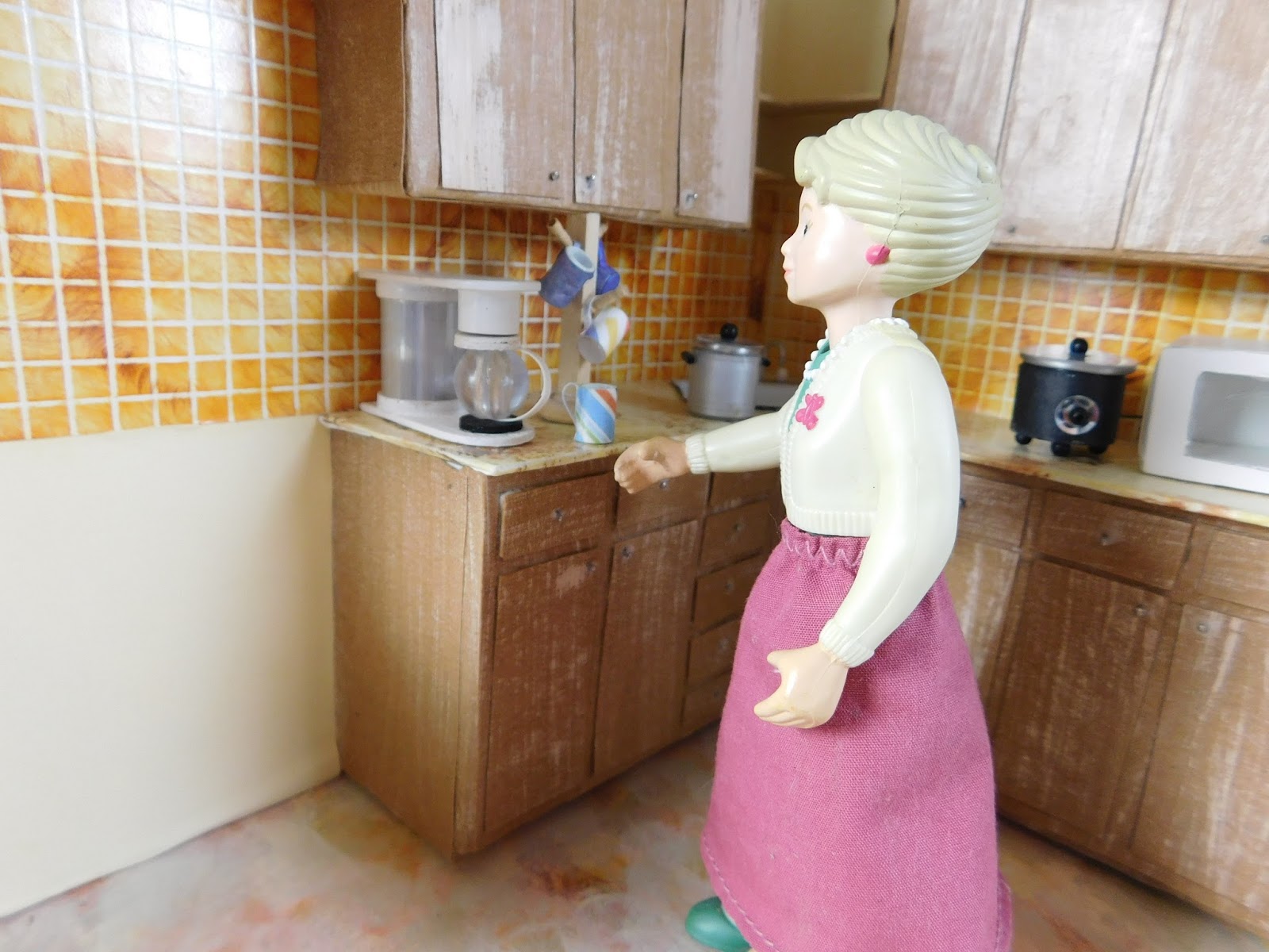 Joanne's Minis Dollhouse Miniature Kitchen Part 7