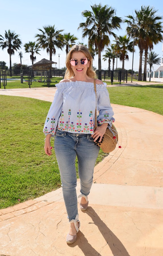 vaqueros_homros_aire_out_shoulders