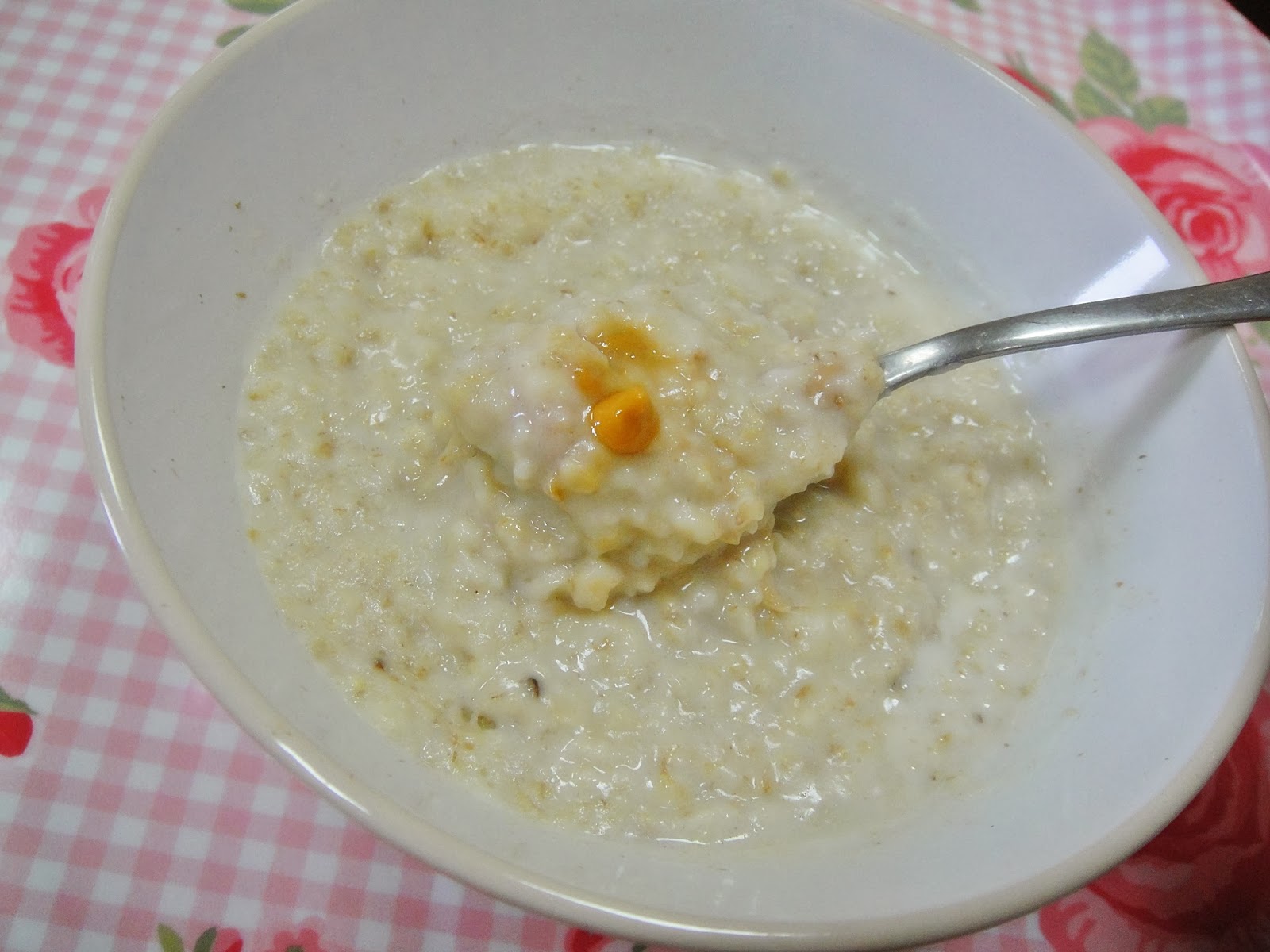 Maryam's Culinary Wonders 559. Microwaved Oat Porridge