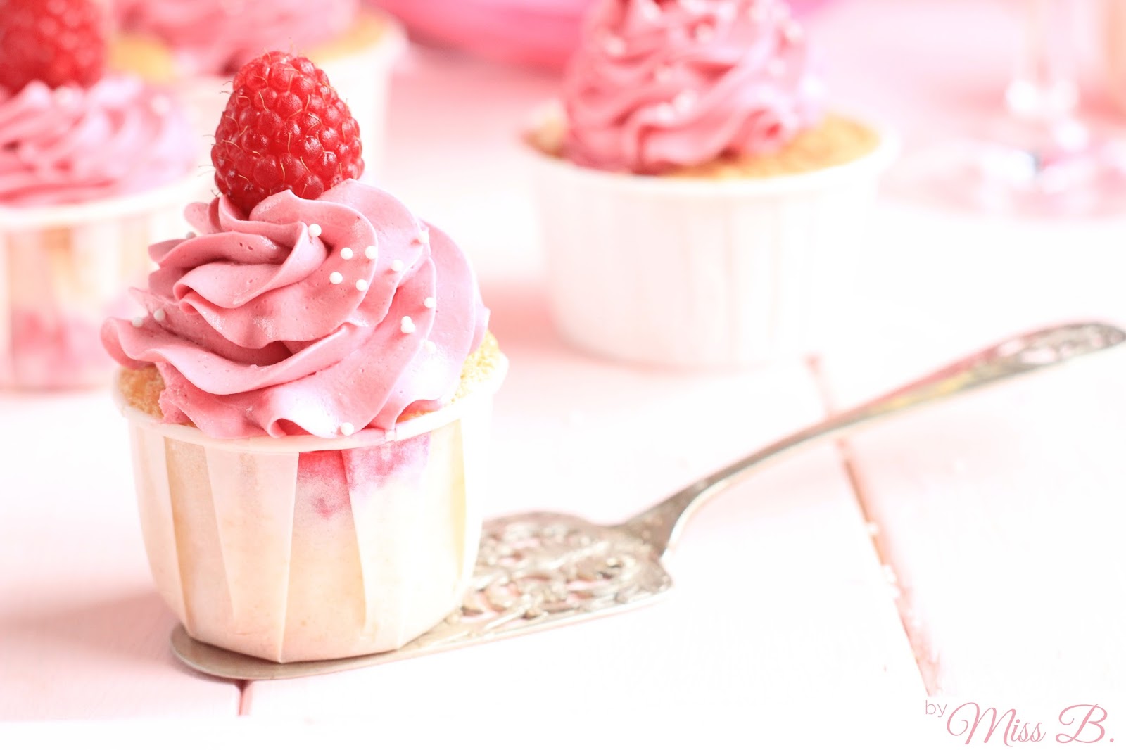 10 Topping Grundrezepte für Cupcakes Frostings, Buttercremes und Co